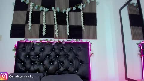 Snapshot of _annie_andrick_ chatting on 04-11-26, 11:03 Annie Andrick online show from 04-11-26, 11:03