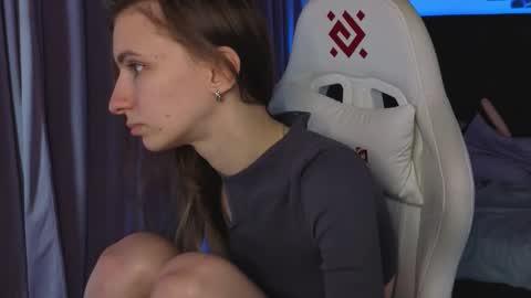 _ash_leyy_ online show from 03-16-26, 05:44