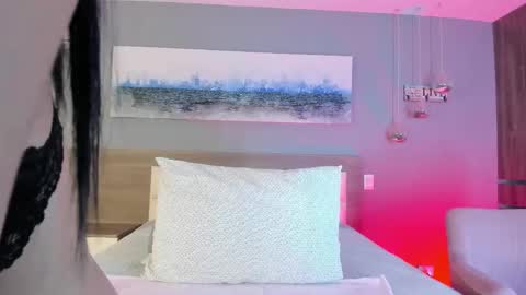 Ashly online show from 10-26-25, 06:36