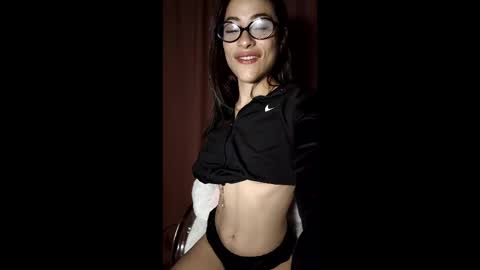 Snapshot of _available_ chatting on 03-29-26, 12:21 _available_ online show from 03-29-26, 12:21