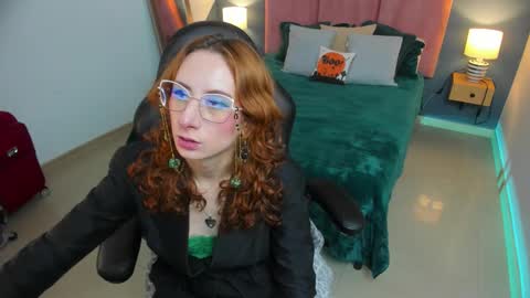Sofia online show from 02-19-26, 01:51