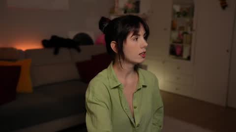 Snapshot of _blackbee_ chatting on 06-28-26, 06:25 Lili online show from 06-28-26, 06:25
