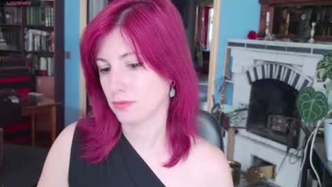 Laura online show from 07-10-26, 12:19