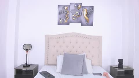 Snapshot of _bustylucianaa_ chatting on 06-14-26, 02:24 Luciana online show from 06-14-26, 02:24
