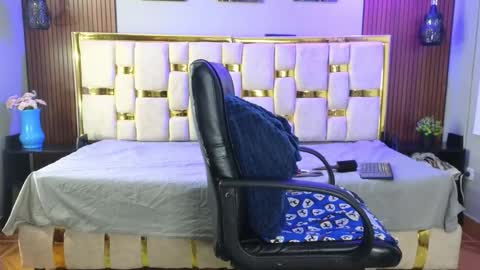 Caroline online show from 04-09-26, 10:31