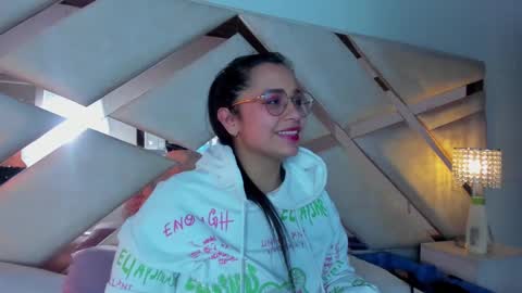 Snapshot of _carolinee_sweet chatting on 12-19-24, 10:13 Caroline Sweet online show from 12-19-24, 10:13