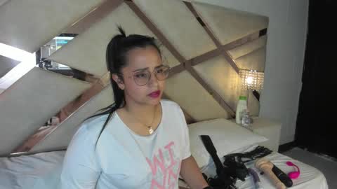 Snapshot of _carolinee_sweet chatting on 01-11-25, 09:47 Caroline Sweet online show from 01-11-25, 09:47