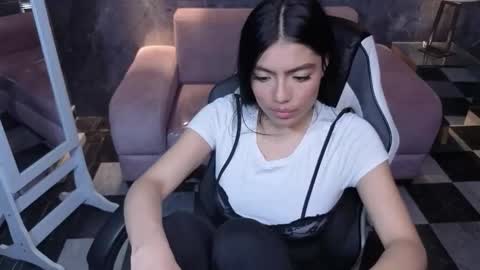_charlottee_b online show from 03-24-26, 08:25