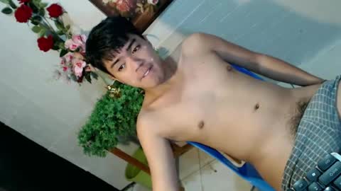 Snapshot of _cumwithrussel chatting on 06-13-26, 05:27 Russ online show from 06-13-26, 05:27