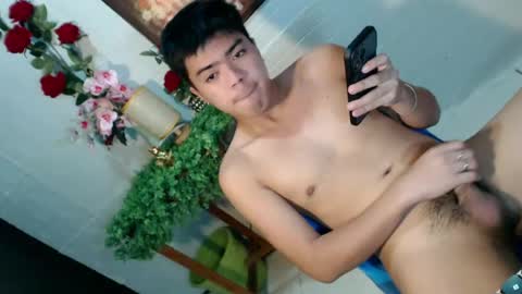 Snapshot of _cumwithrussel chatting on 06-14-26, 02:24 Russ online show from 06-14-26, 02:24