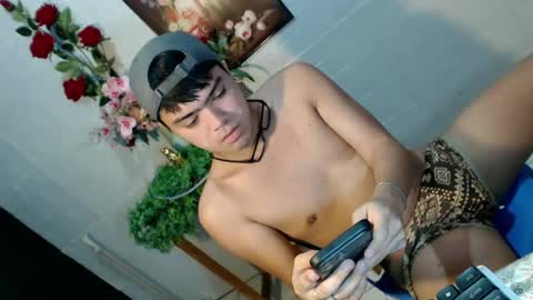 Snapshot of _cumwithrussel chatting on 06-15-26, 01:19 Russ online show from 06-15-26, 01:19