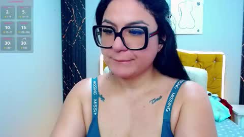 Snapshot of _curvy_mature_ chatting on 02-03-26, 05:51 _curvy_mature_ online show from 02-03-26, 05:51