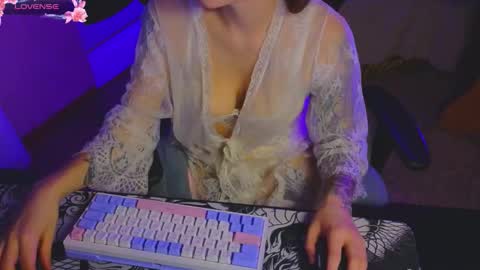 Snapshot of _d_love_ chatting on 11-02-25, 10:17 Dana online show from 11-02-25, 10:17