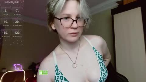 Snapshot of _elven_dreams__ chatting on 03-28-26, 07:24 chloue and Gretta online show from 03-28-26, 07:24