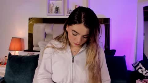 Isabella online show from 02-25-26, 12:04