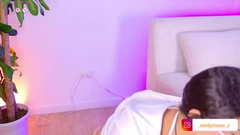 Snapshot of _emilymoon_x chatting on 04-05-26, 02:09 Emi online show from 04-05-26, 02:09