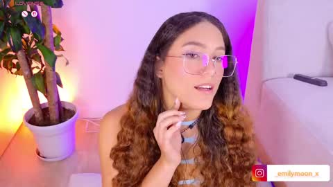 Snapshot of _emilymoon_x chatting on 04-06-26, 04:46 Emi online show from 04-06-26, 04:46