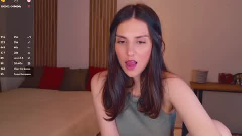 _esmeraldiyaa_ online show from 07-20-26, 08:22