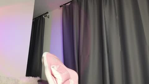 Snapshot of _eva_queen chatting on 04-15-26, 07:58 Eva online show from 04-15-26, 07:58