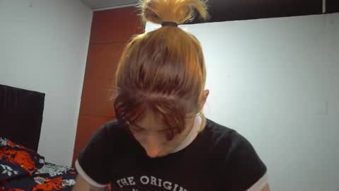 Snapshot of _genesid_dixton chatting on 03-31-26, 01:51 Mia-foster online show from 03-31-26, 01:51