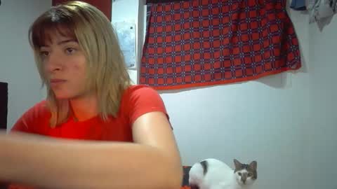 Snapshot of _genesid_dixton chatting on 04-06-26, 10:22 Mia-foster online show from 04-06-26, 10:22