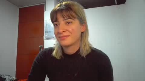 Snapshot of _genesid_dixton chatting on 04-07-26, 10:42 Mia-foster online show from 04-07-26, 10:42