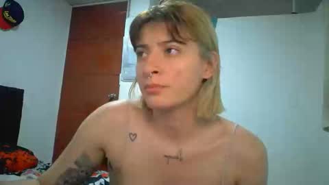 Snapshot of _genesid_dixton chatting on 04-15-26, 01:56 Mia-foster online show from 04-15-26, 01:56
