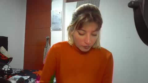 Snapshot of _genesid_dixton chatting on 04-17-26, 06:22 Mia-foster online show from 04-17-26, 06:22
