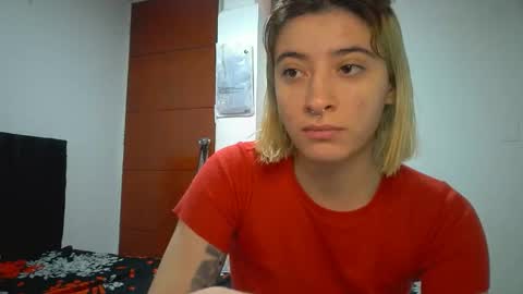 Snapshot of _genesid_dixton chatting on 04-20-26, 05:37 Mia-foster online show from 04-20-26, 05:37