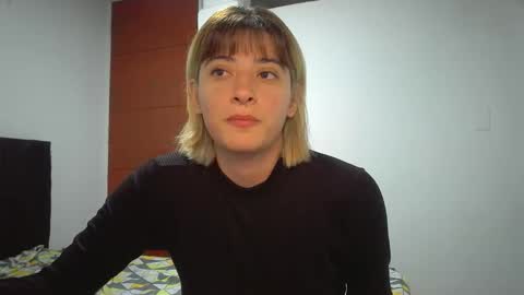 Snapshot of _genesid_dixton chatting on 04-23-26, 01:51 Mia-foster online show from 04-23-26, 01:51