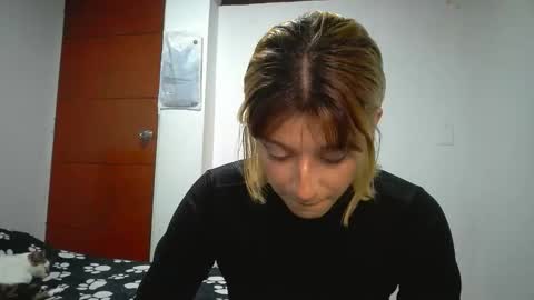 Snapshot of _genesid_dixton chatting on 05-04-26, 08:05 Mia-foster online show from 05-04-26, 08:05