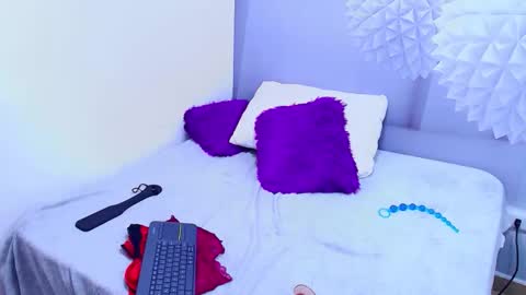 _gold_strawberry_ online show from 05-16-26, 06:43
