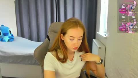 _hot_mia_1 online show from 06-15-26, 09:22