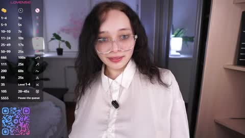 Snapshot of _inner_glow_ chatting on 04-08-26, 05:13 Emily online show from 04-08-26, 05:13