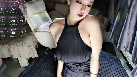 Snapshot of _iuiu_ chatting on 05-08-26, 03:39 UU online show from 05-08-26, 03:39