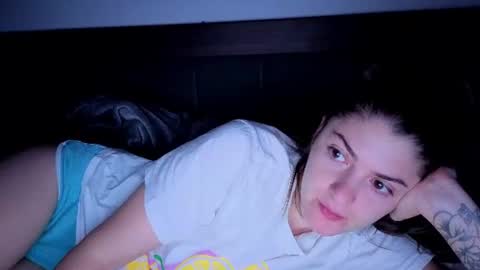 Snapshot of _just_a_simple_girl chatting on 07-12-26, 02:24 _just_a_simple_girl online show from 07-12-26, 02:24