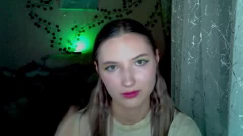 _kikiclark_ online show from 11-14-25, 10:29