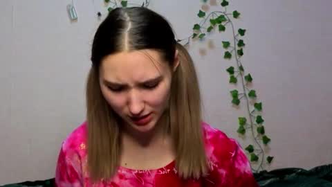 _kikiclark_ online show from 12-14-25, 07:18