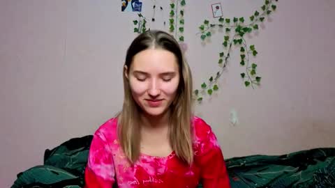 _kikiclark_ online show from 12-18-25, 08:59