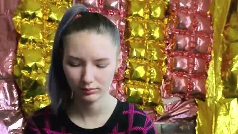 _kikiclark_ online show from 04-09-26, 12:10