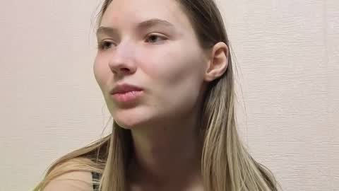 _kikiclark_ online show from 06-07-26, 09:07