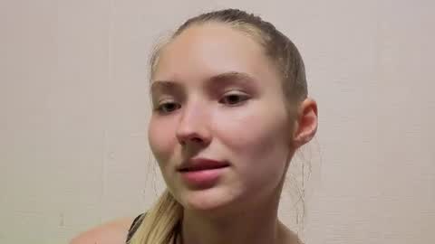 _kikiclark_ online show from 07-09-26, 06:45