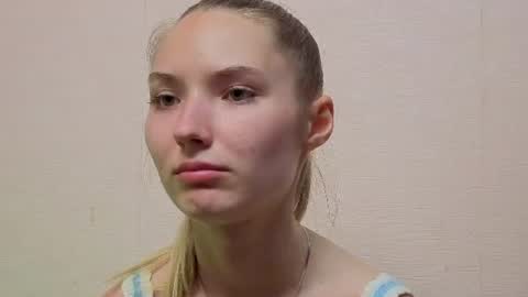 _kikiclark_ online show from 07-10-26, 07:16