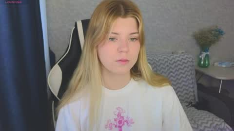 Molly   Emily online show from 05-28-26, 02:36