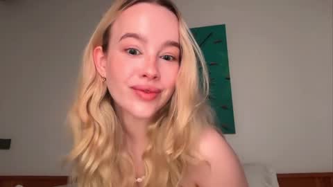 Snapshot of _kkkhaleesi_ chatting on 05-19-26, 10:38 DENI online show from 05-19-26, 10:38