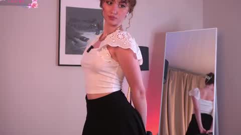 _louiseana_ online show from 06-18-26, 12:09