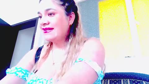 _lunagold_ online show from 04-06-26, 09:38