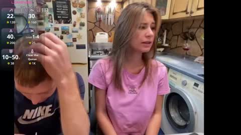 Snapshot of _magic_kis chatting on 09-10-25, 09:42 _magic_kis online show from 09-10-25, 09:42