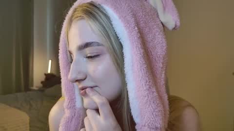 Snapshot of _magic_smile chatting on 04-10-26, 01:38 Anna online show from 04-10-26, 01:38