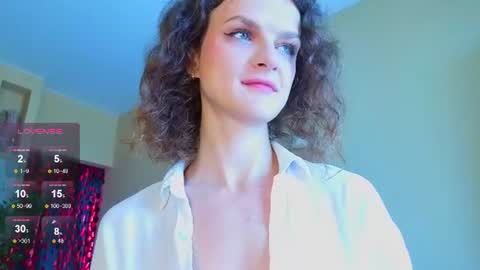 Snapshot of _masterpiece__ chatting on 07-25-26, 09:29 Sophia online show from 07-25-26, 09:29